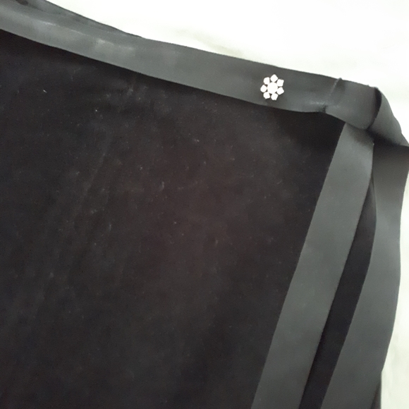 Black Velvet GAP Skirt with a Crystal Jewel - Picture 3 of 5